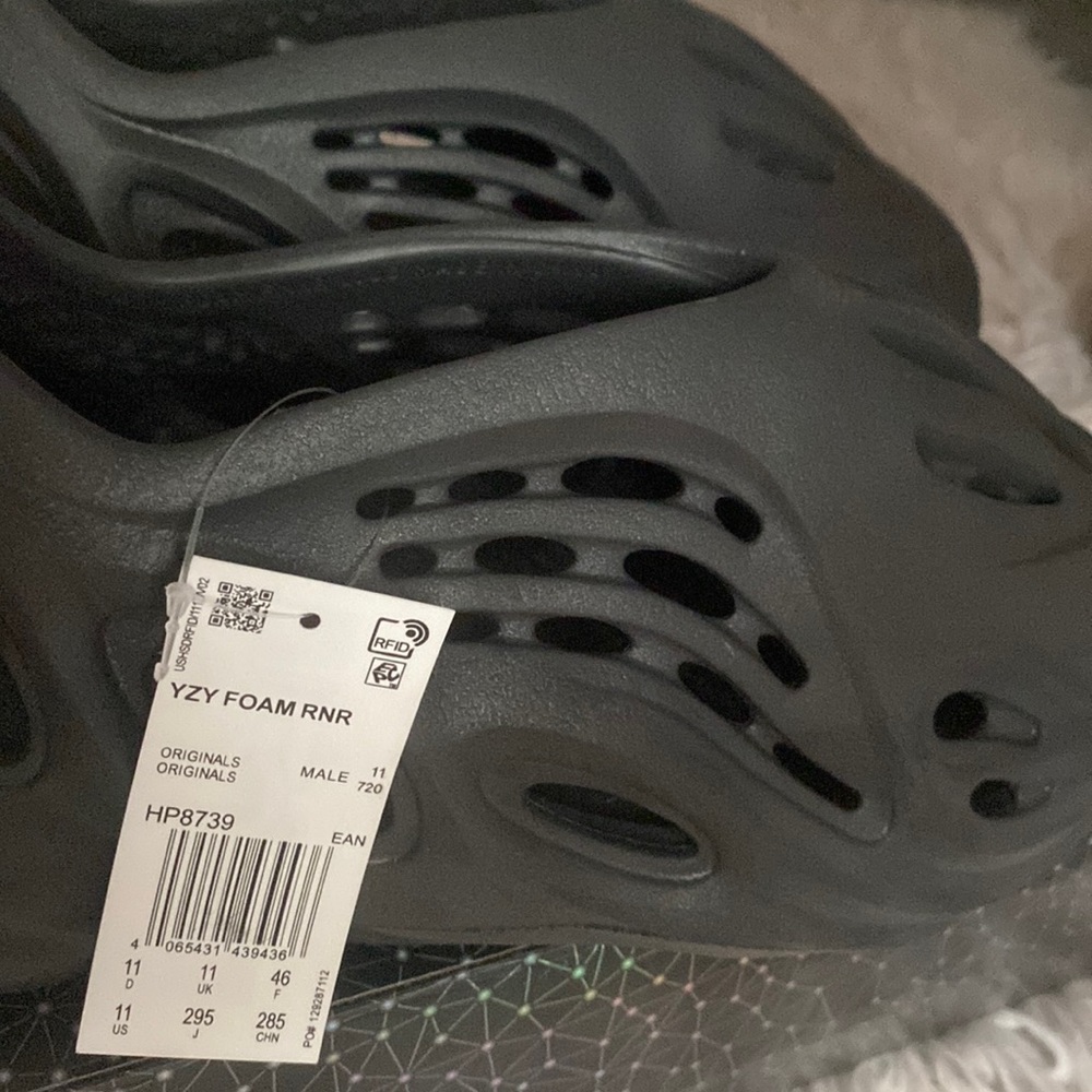 Yeezys foam runners